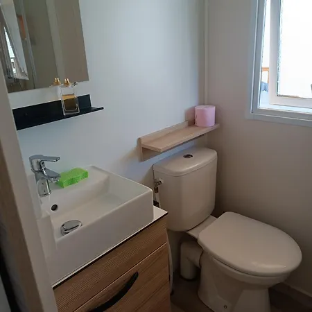 Mobil-home Confort Mar Estang A En Roussillon مكان تخييم
