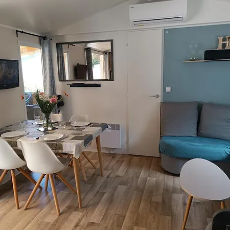 Mobil-home Confort Mar Estang A En Roussillon مكان تخييم